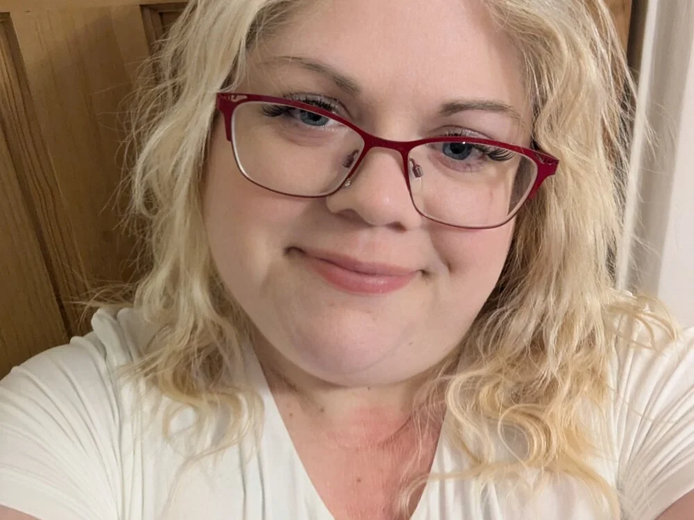 Kinkyhousewife83's Offline XXX Chat