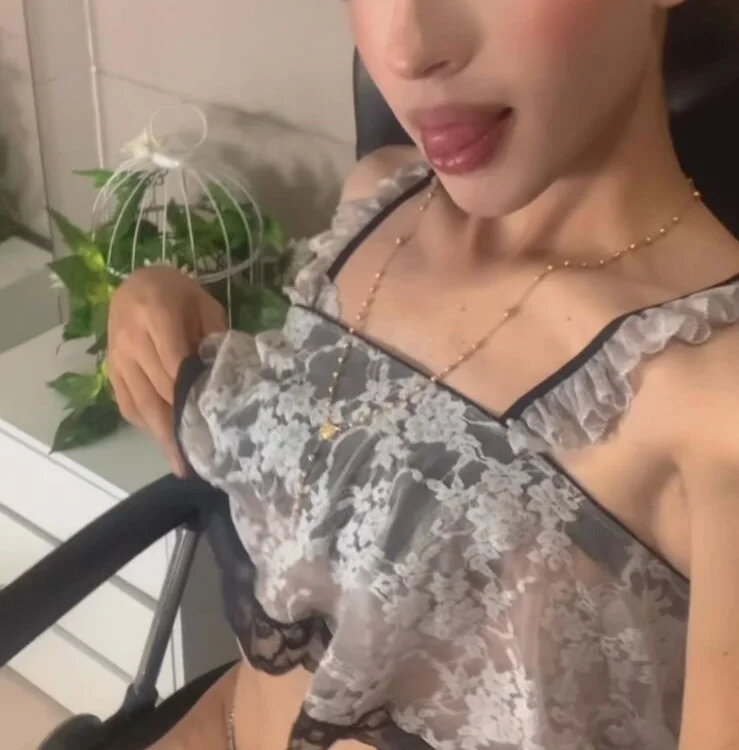 Honey_Hex_ Live XXX Chat