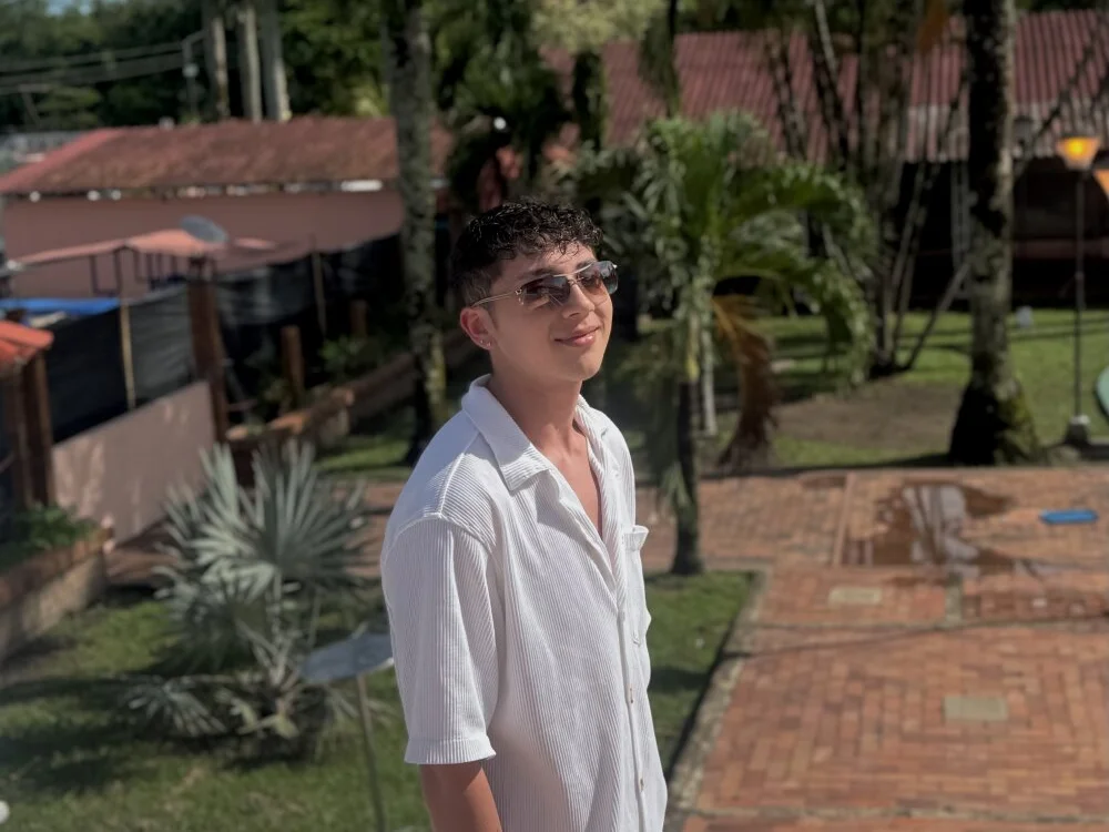 oliver_kyy – Offline XXX chat