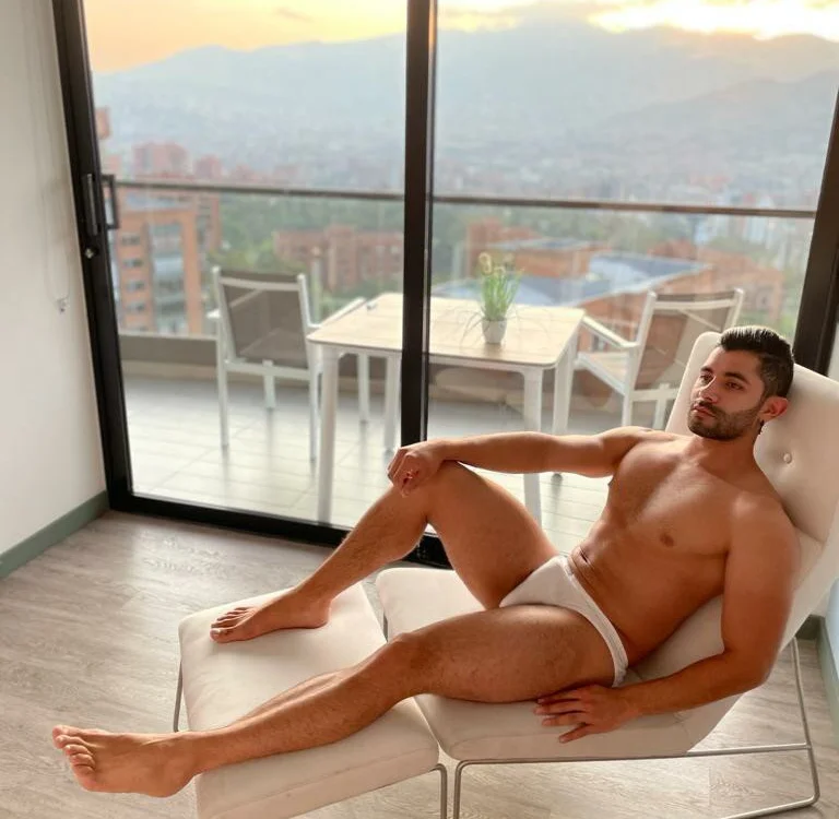 Robert_stud_sinner's Offline XXX Chat