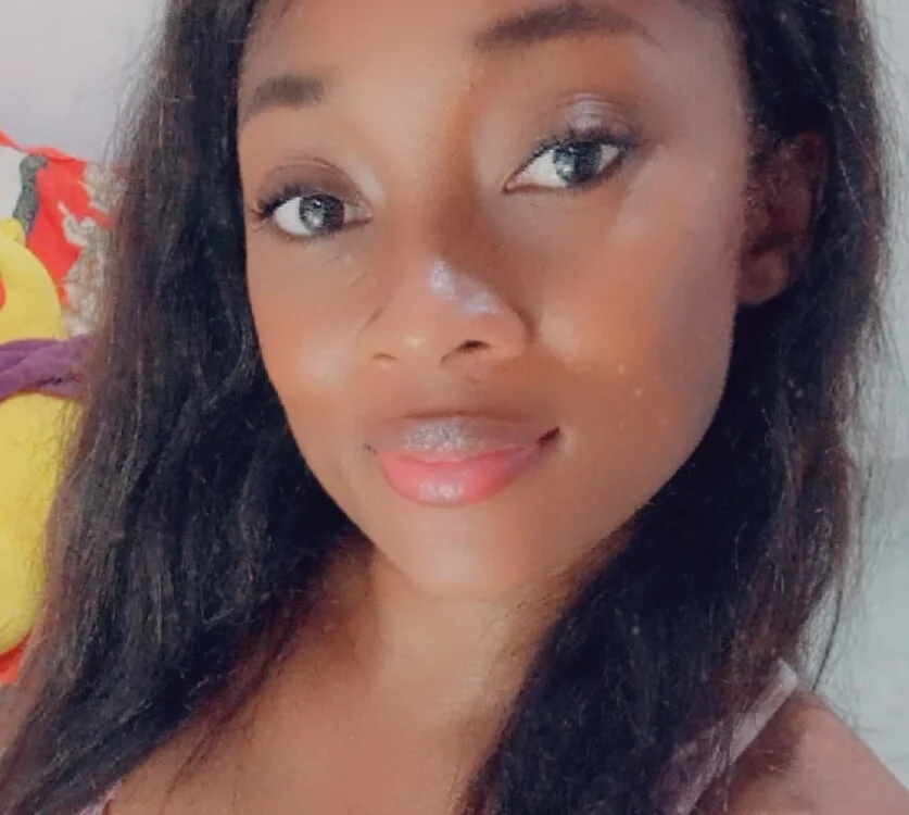 Ebony_banks' Offline Chat Room
