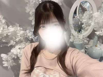 y-u-r-a-33 on StripChat