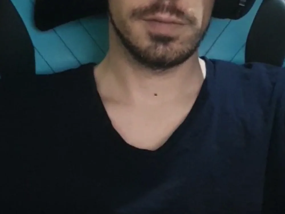 Enzar11's Offline Chat Room