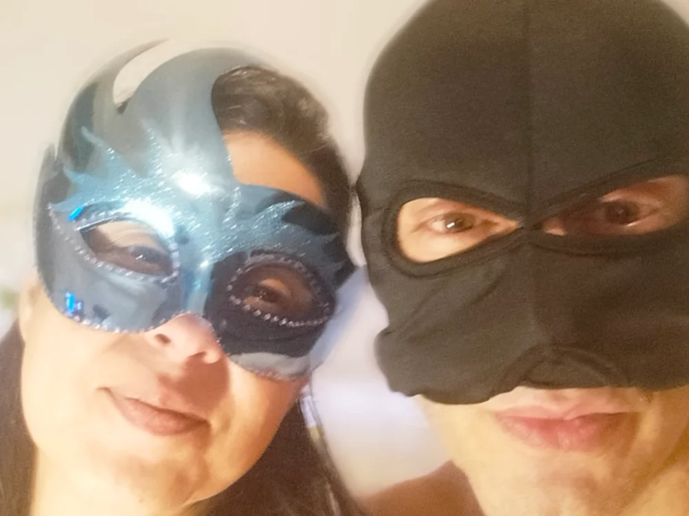 MaskCouple_1 Offline XXX-chat