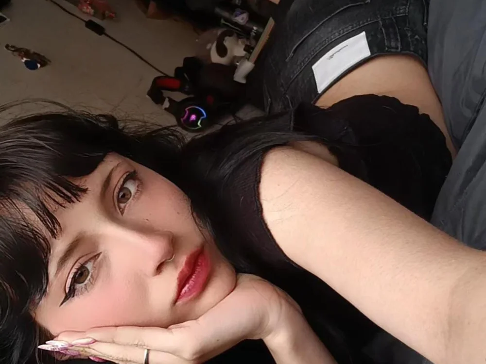 kittycross_a's Offline Chat Room