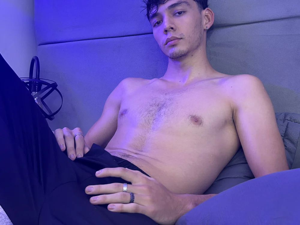 BladeDemonn's Offline Chat Room
