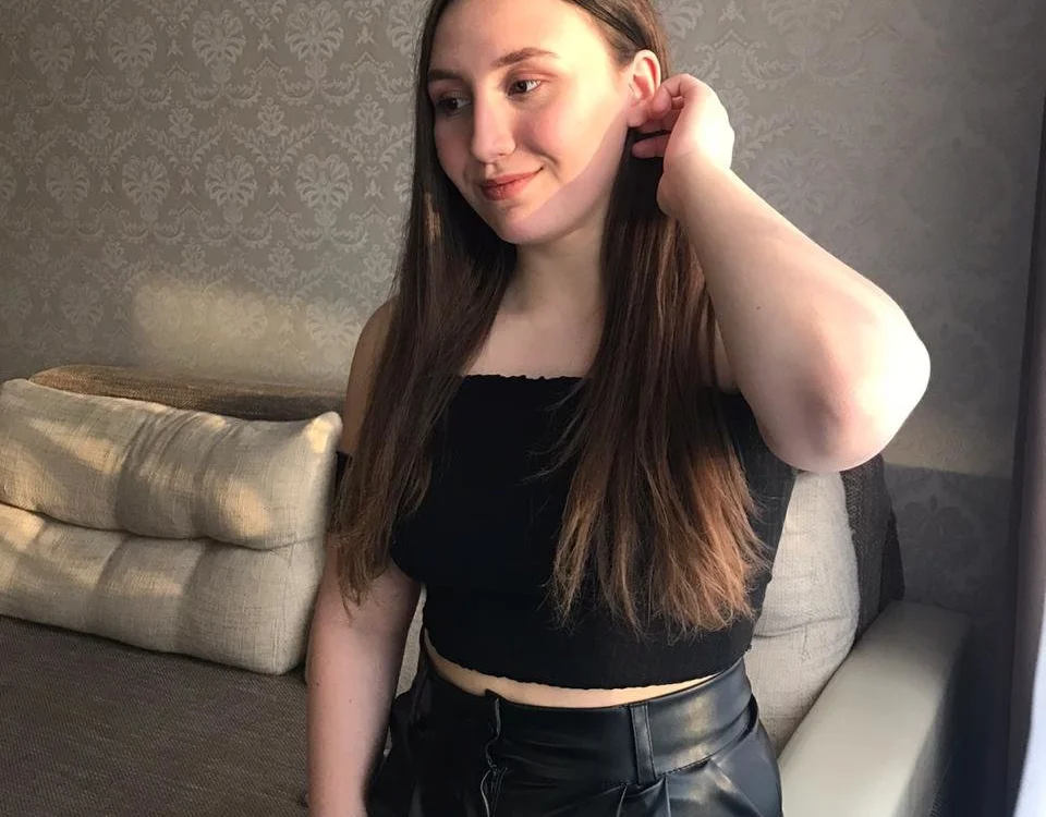 curly_ella's Offline Chat Room