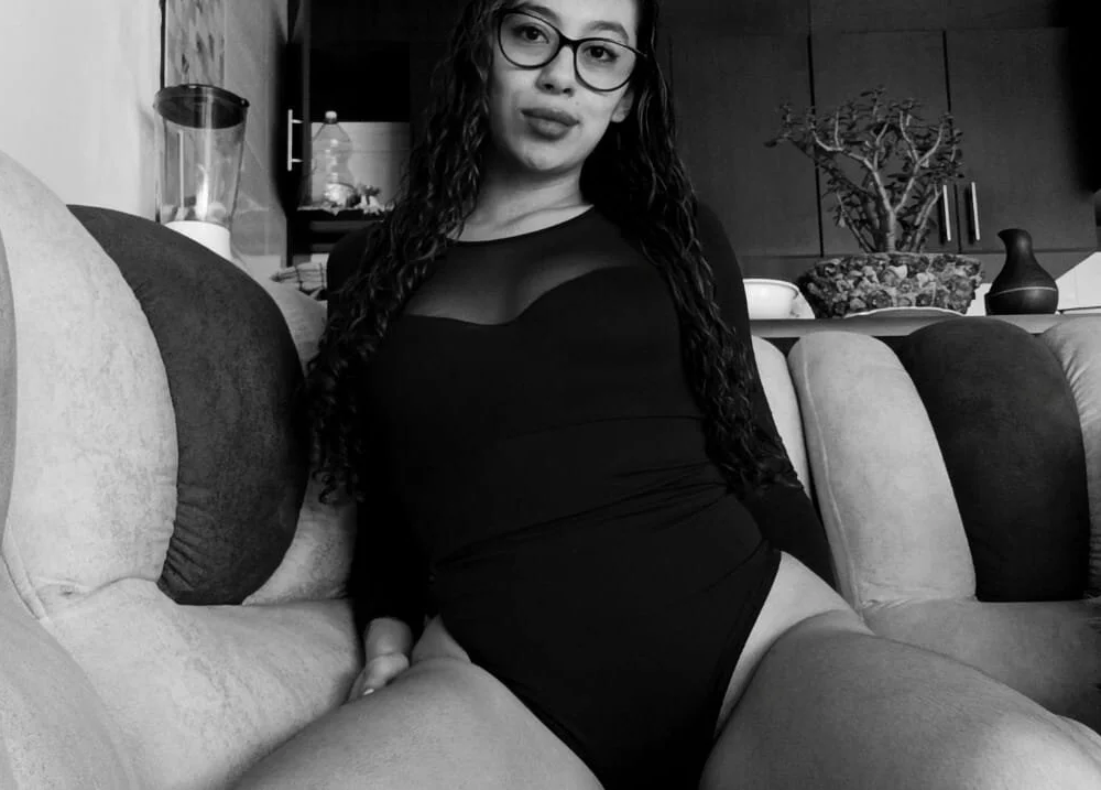 Sweet_Curly05's Offline Chat Room