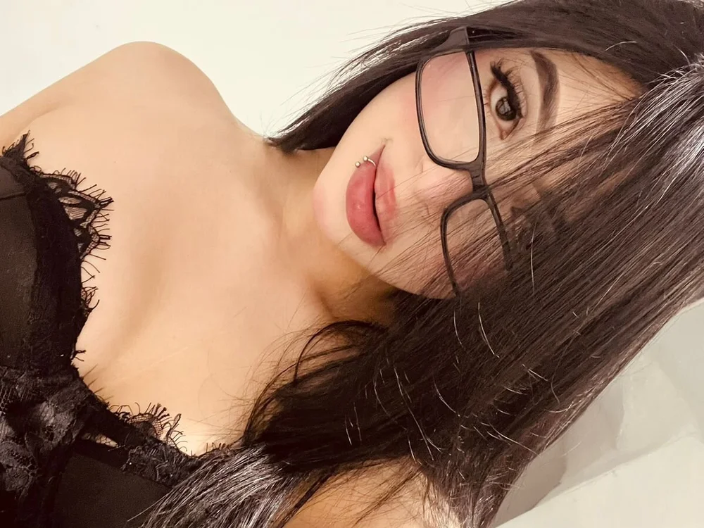 دردشة KcristalRouse الجنسية المباشرة