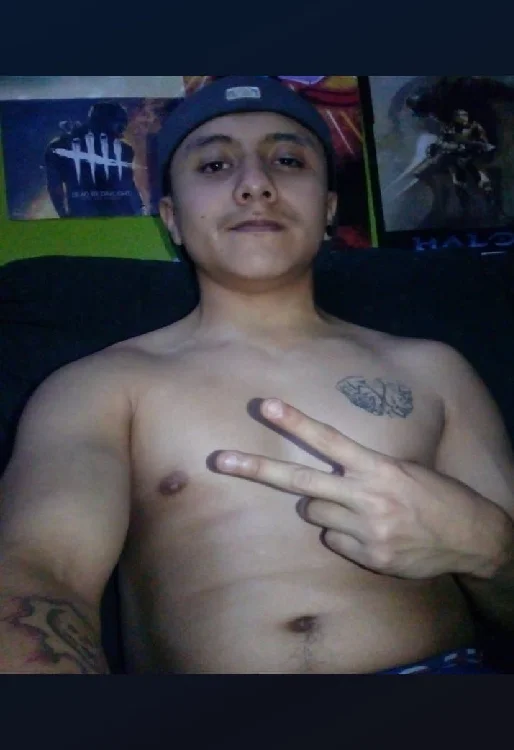 ElliotVqz182 Offline XXX-chat