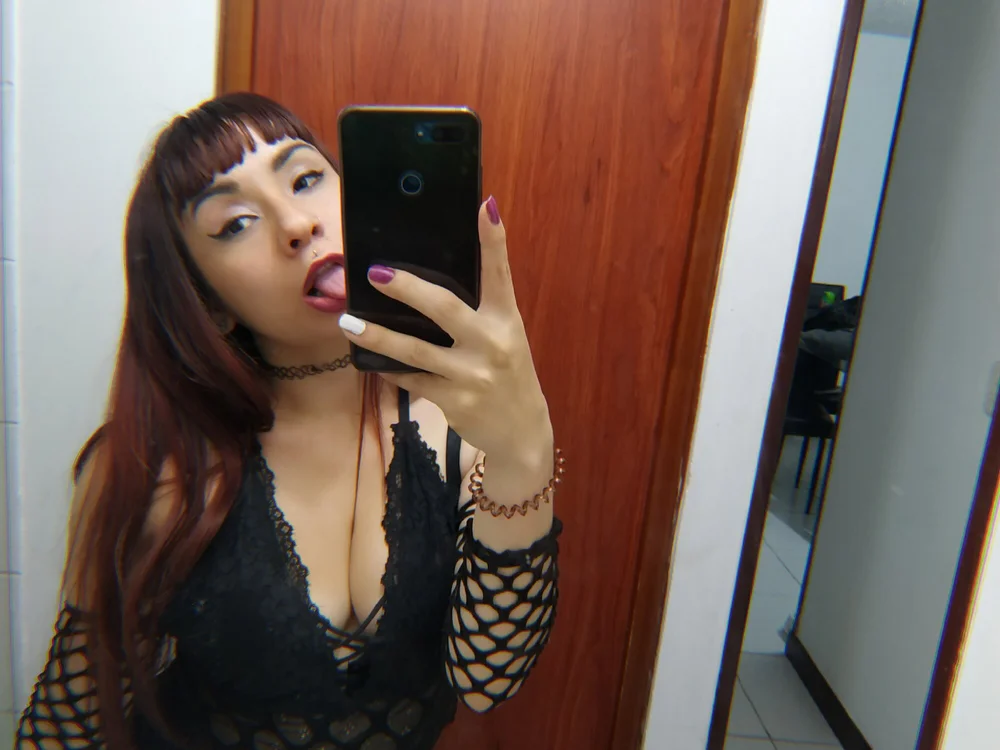 nikydoll_'s Offline Chat Room