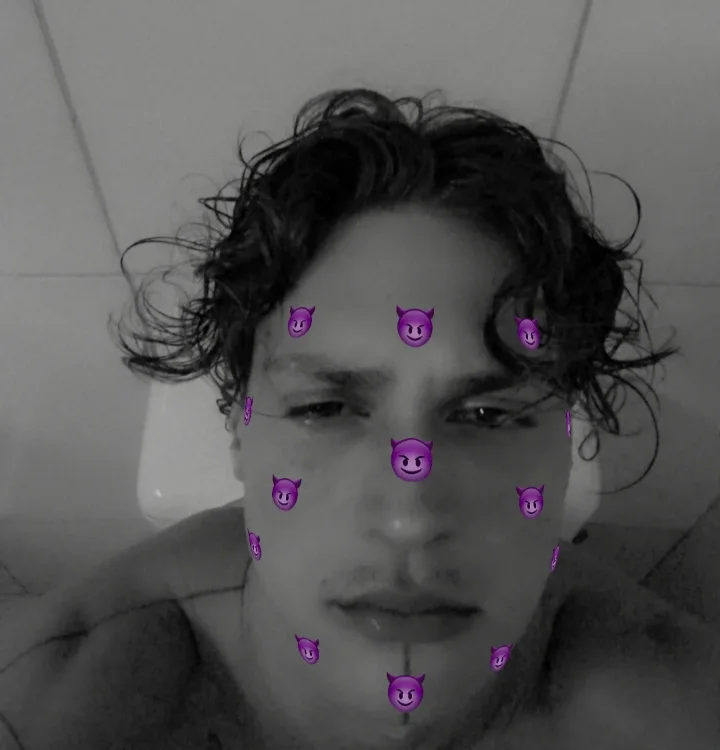 boytoy969's Offline Chat Room