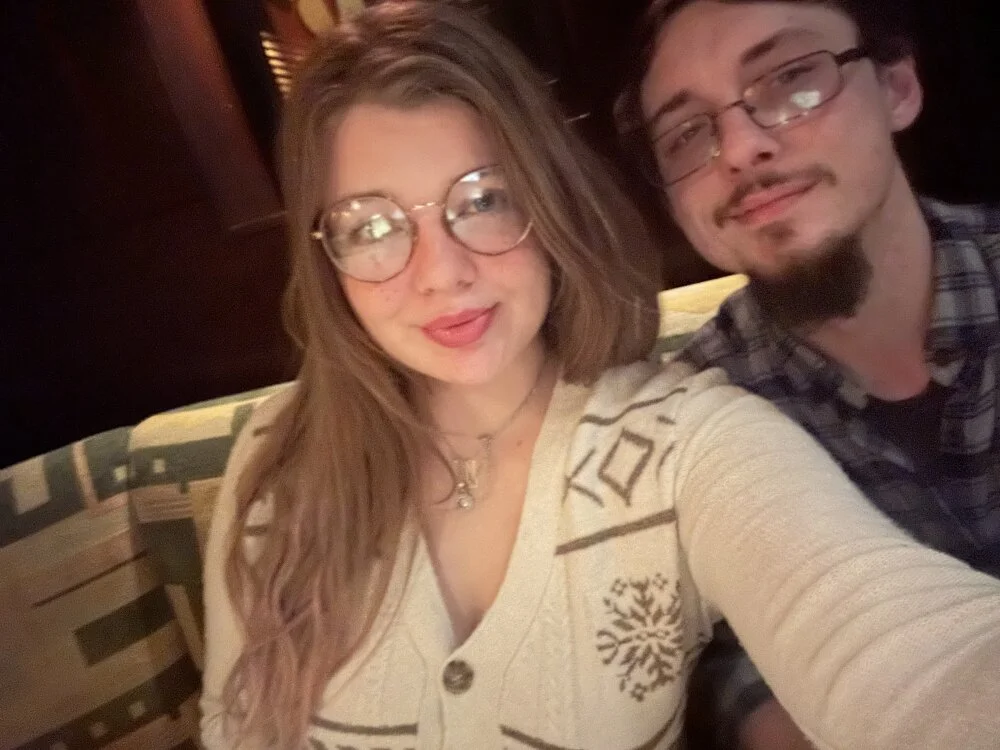 Offline XXX chat modela White_FangandKawi