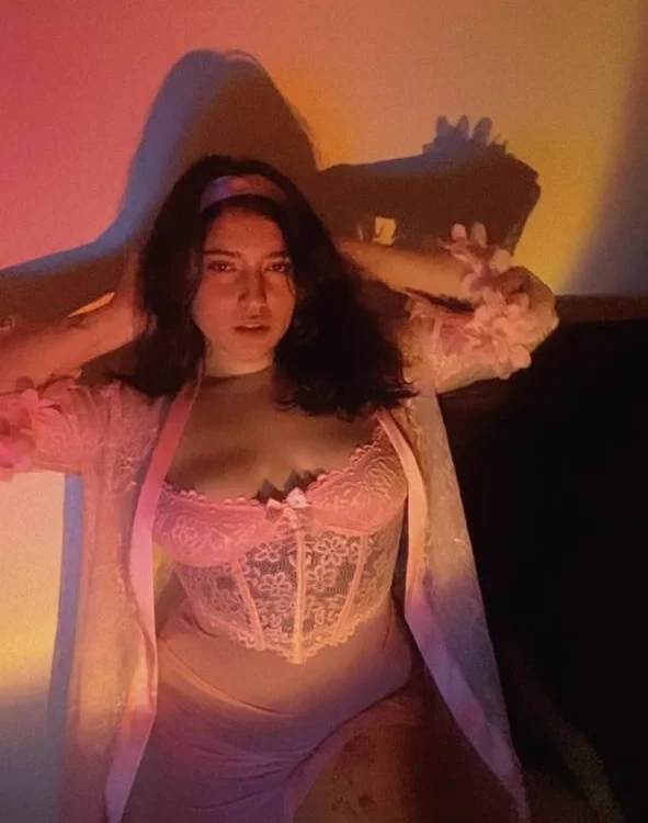creepyh0e_ Offline XXX-Chat