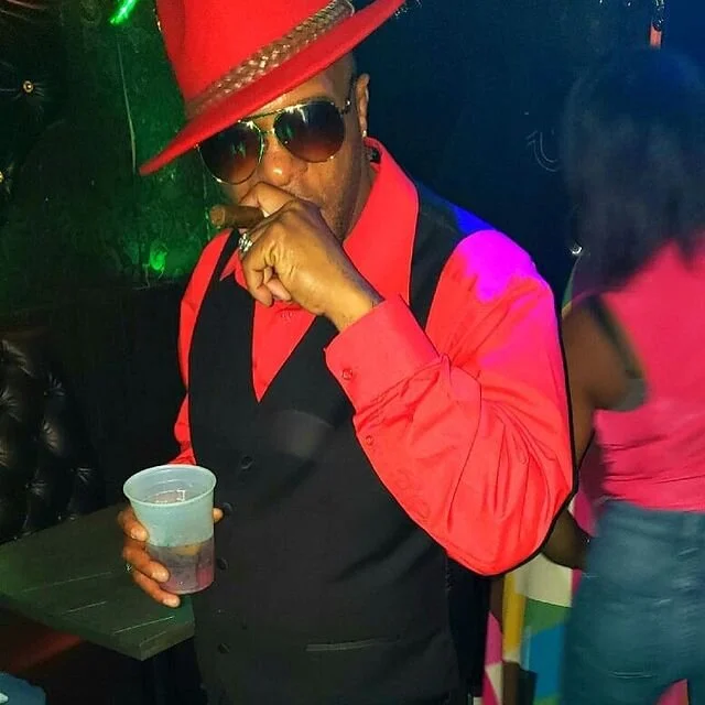 Allthatandthensome1's Offline XXX Chat