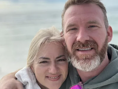 cubedmirror81 - kissing