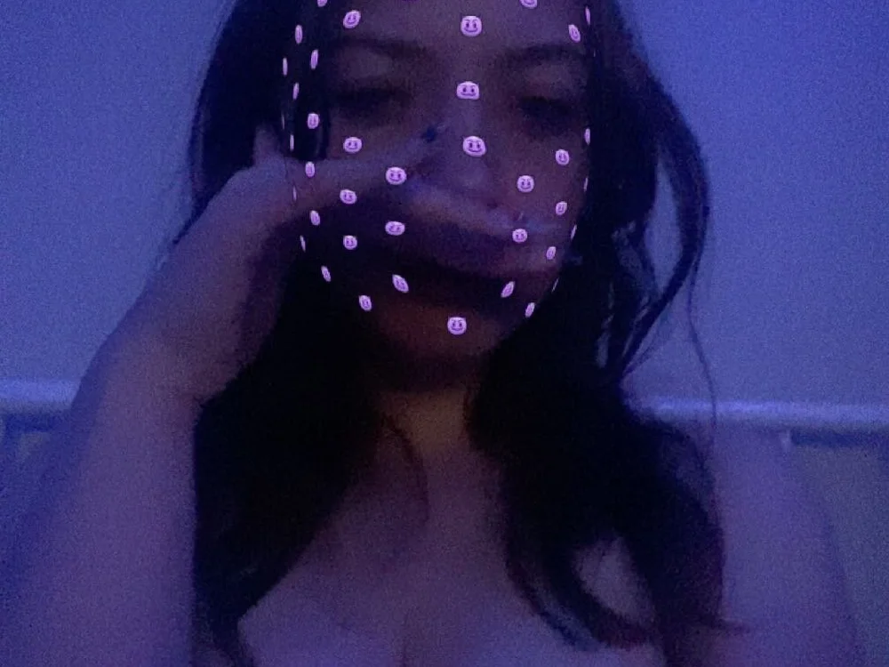 roseluvv's Offline XXX Chat