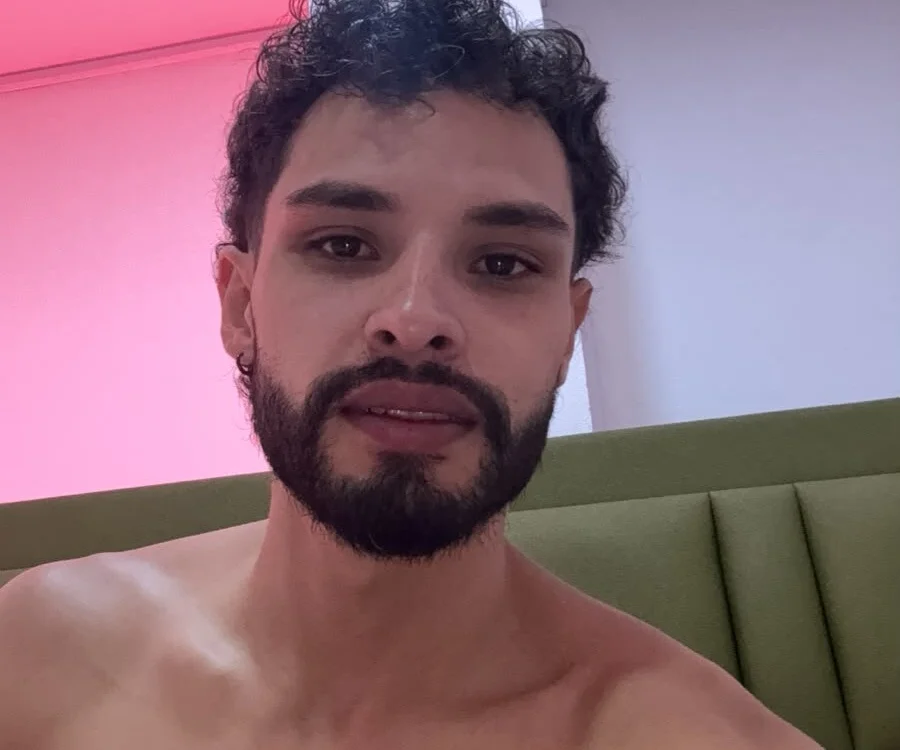 Ethan_Wolf75's Offline XXX Chat