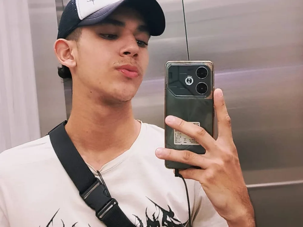 Chatroom XXX hors ligne de FlinsShadow