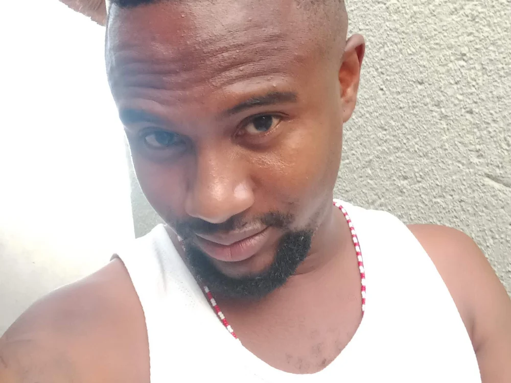 دردشة landzi الجنسية دون اتصال