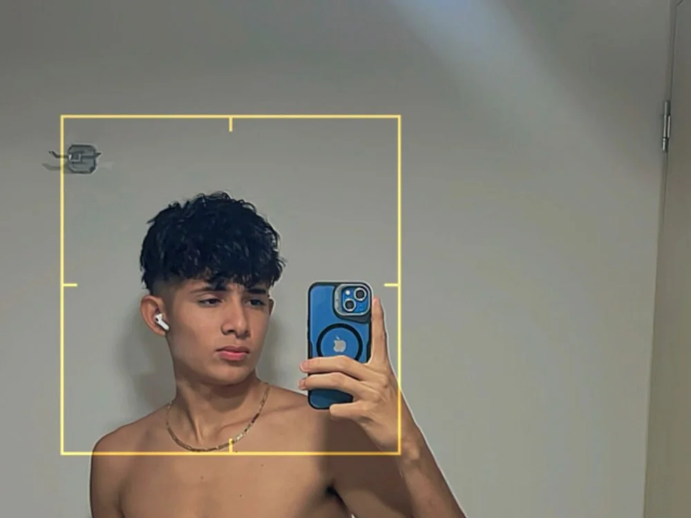 Noah-Garcia's Offline XXX Chat