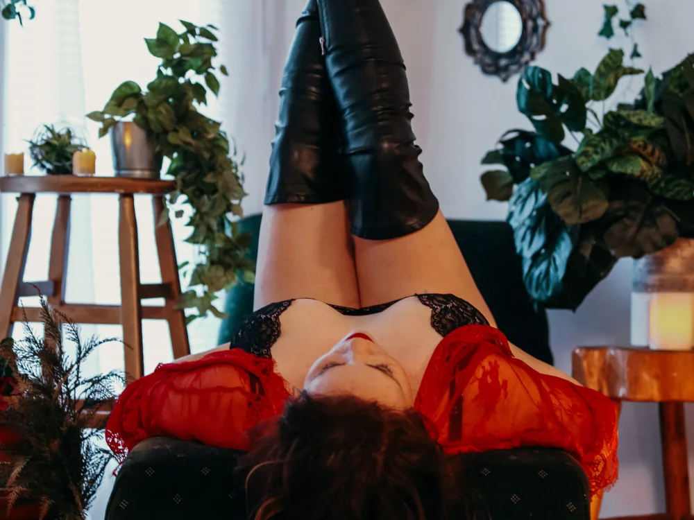 redreadsdesire's Offline XXX Chat