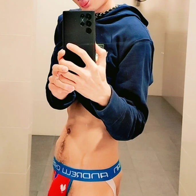 tightsNclouds 离线XXX聊天