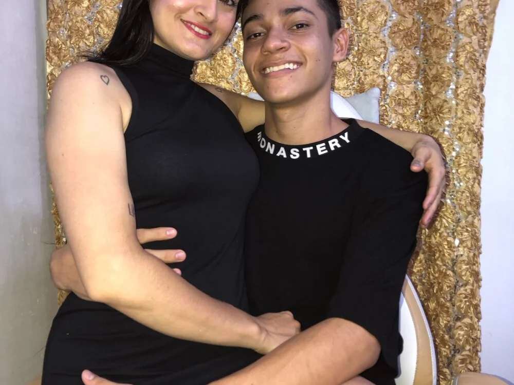 couple__sexx's Offline XXX Chat