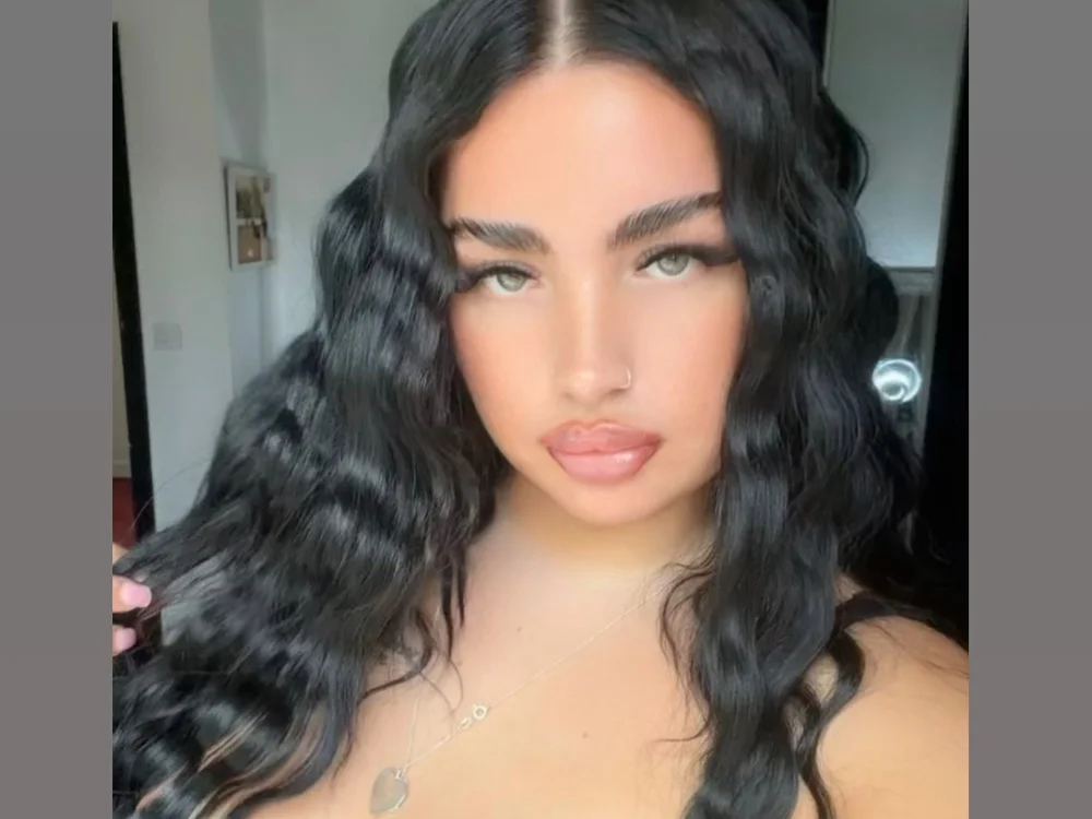 addictivecherry Adlı Modelin Çevrimdışı Sohbet Odası