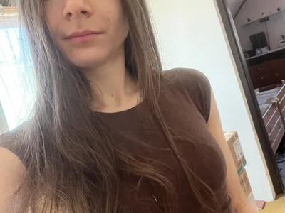 Anna_Leah_ live profile