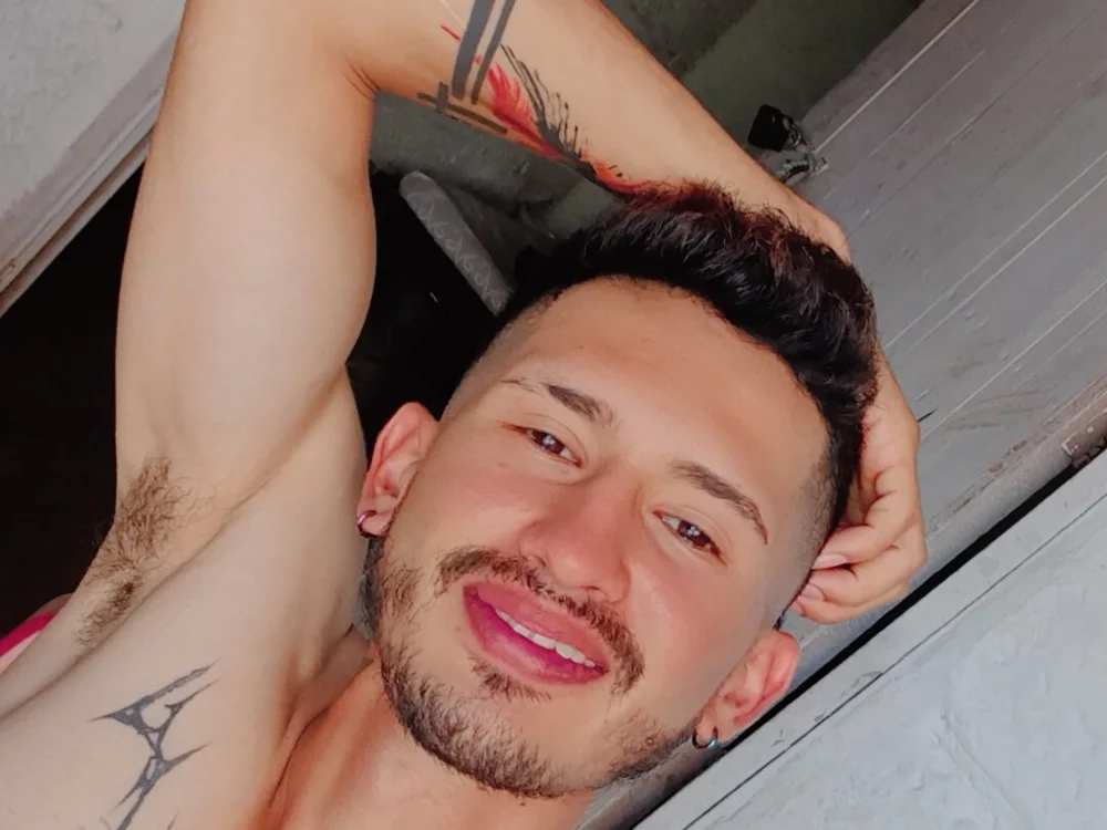 Alejooo99's Offline Chat Room