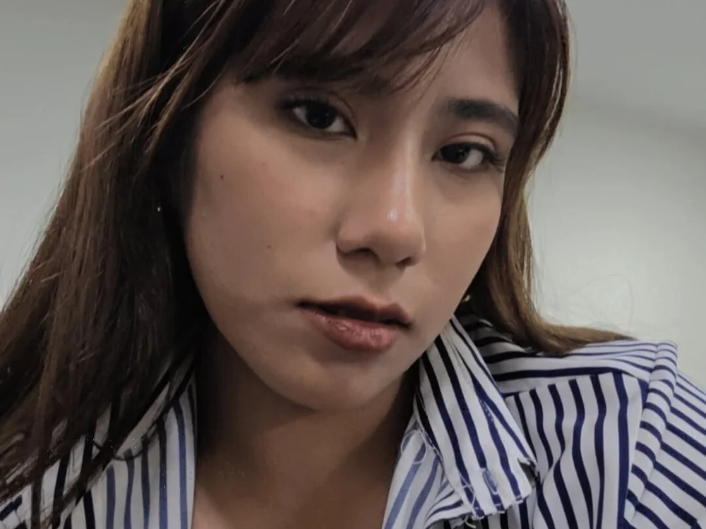 Slimejuana123's Offline Chat Room