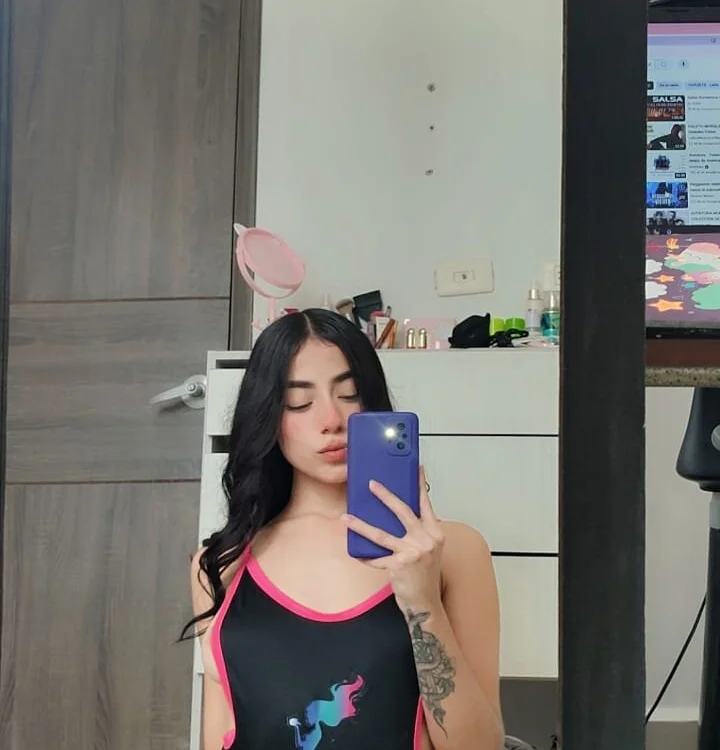 _Juanita_04: офлайн-секс-чат