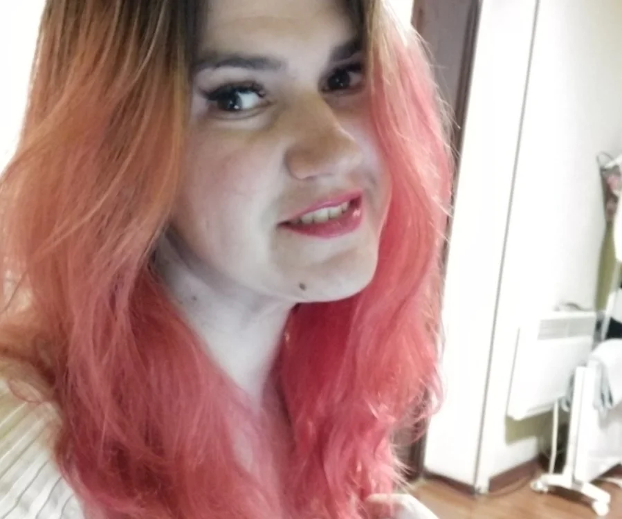 Foxy1983's Offline Chat Room