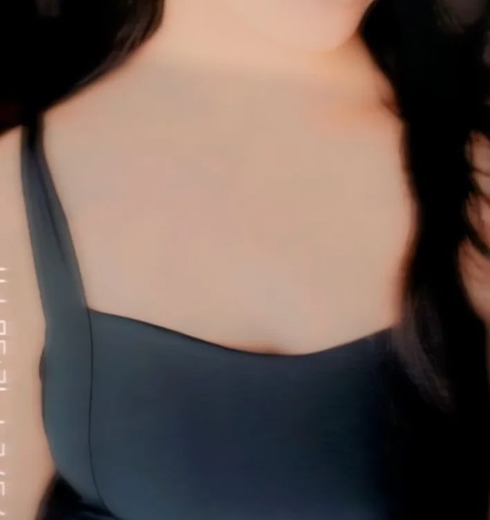 Esha_Rawat 的封面照片