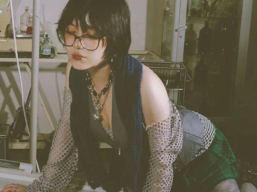 LaveraBadlam Offline XXX-chat