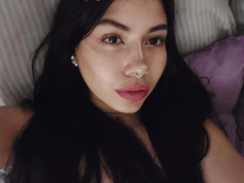 -ShaniArgentina- Adlı Modelin Çevrimdışı XXX Sohbeti