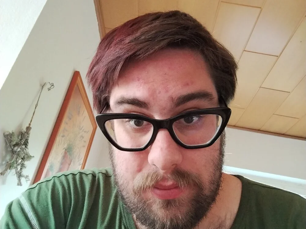 chubbyDavid1998 Offline XXX-Chat