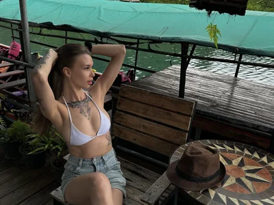 ElyseeXXX on StripChat