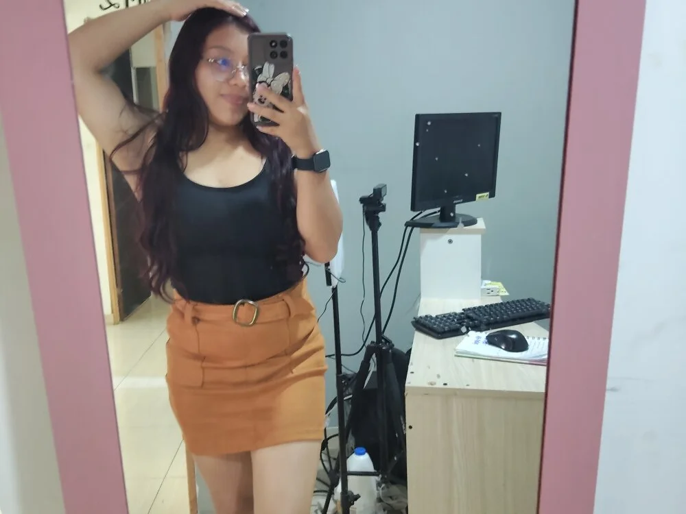 Nathsex_ Offline XXX-Chat