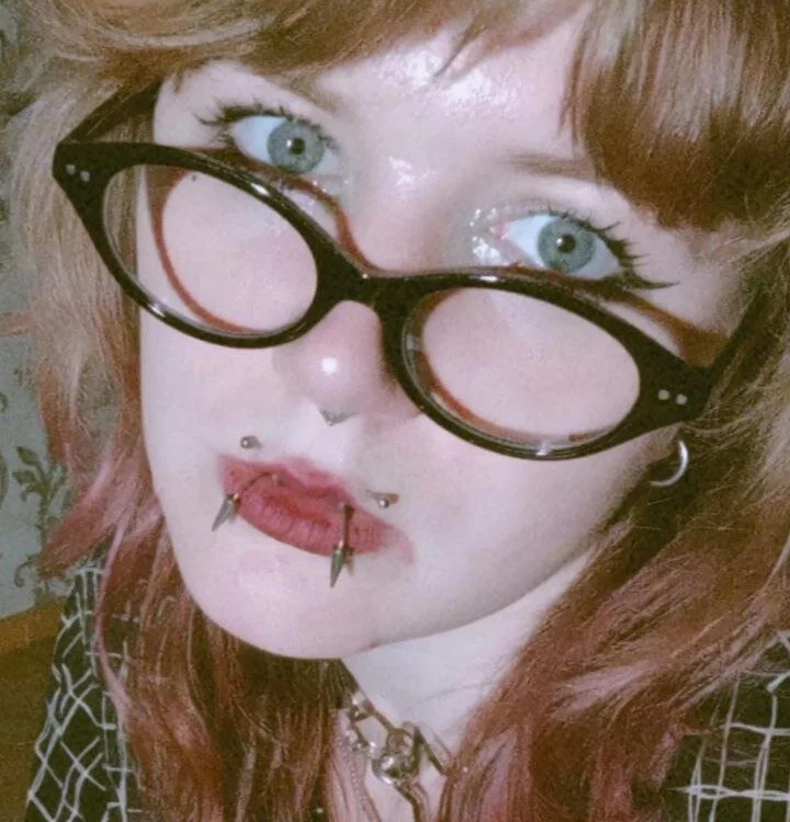 ElysGold's Offline Chat Room