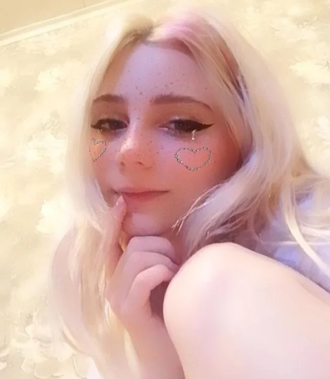 AlanaMeez's Offline XXX Chat