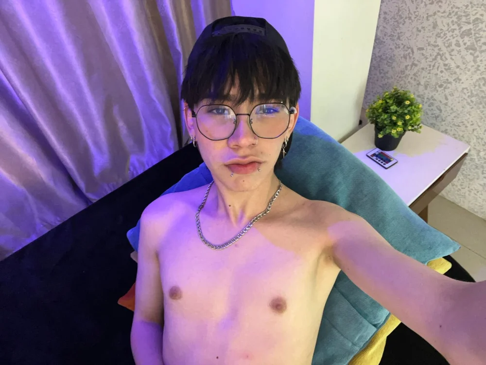 Chat XXX offline de Demian_Hush