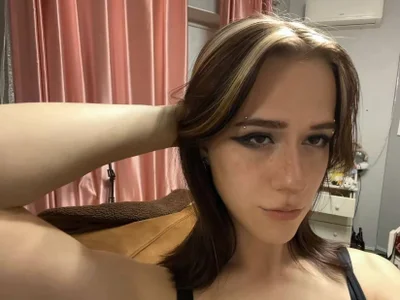 LeilanyGough — live female cam