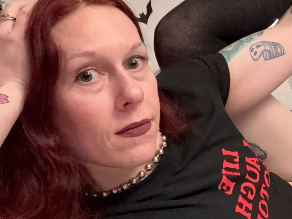 ScarletPanes' Offline Chat Room