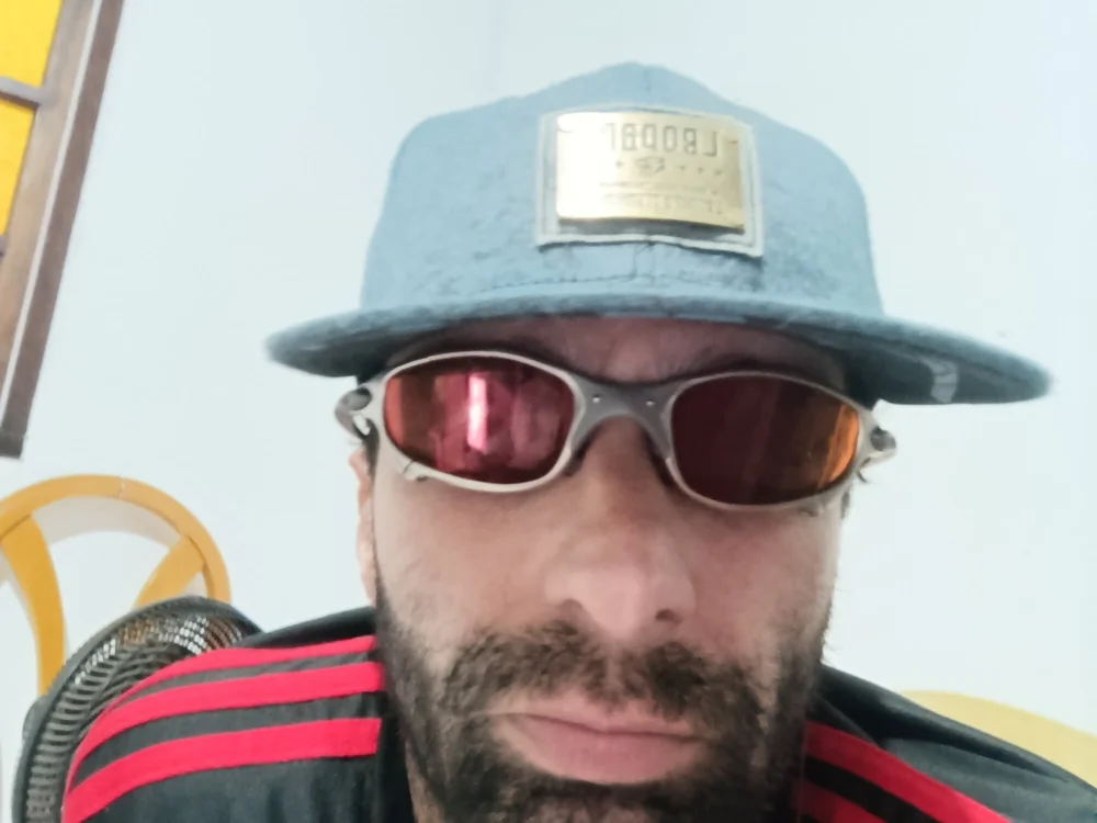 Pedro153310's Offline Chat Room