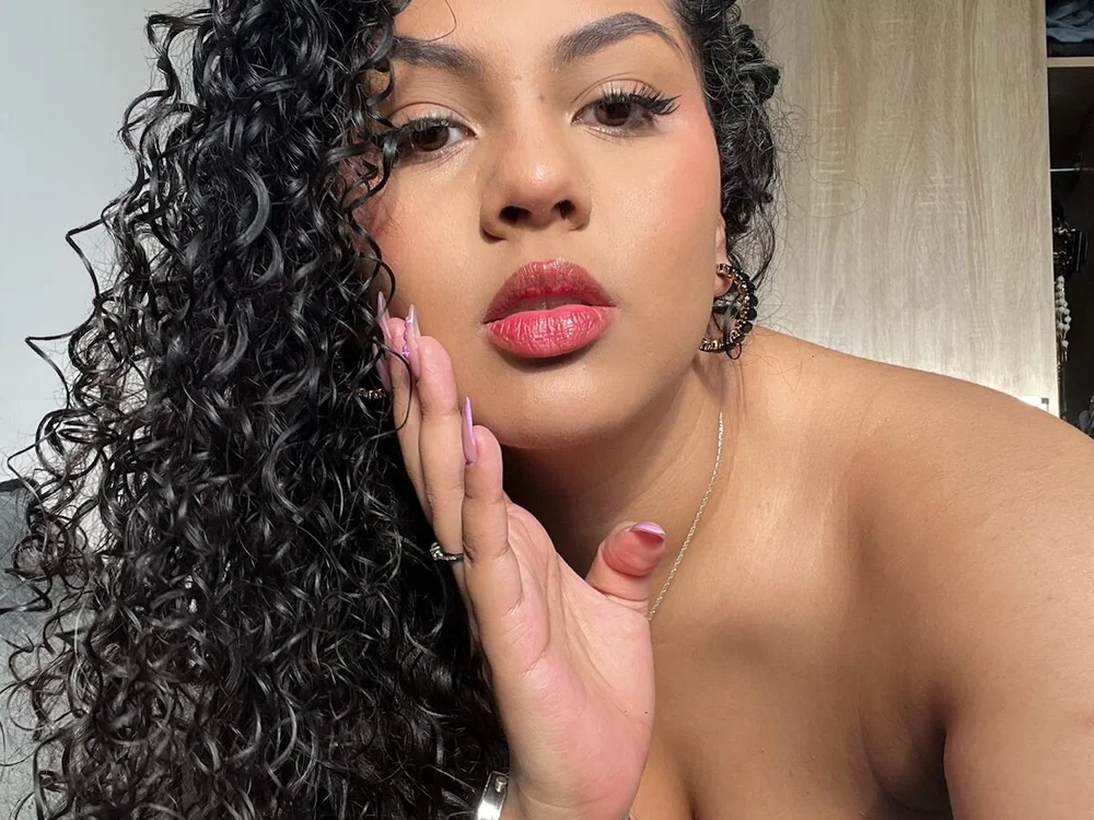 Онлайн чат XXX Claire_Bonnie