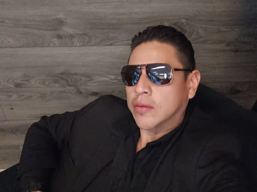 toga83's Offline Chat Room