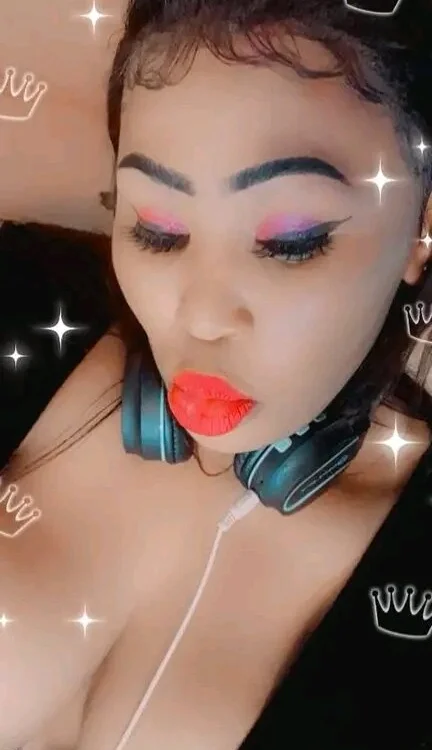 KINKYTEE20's Offline XXX Chat