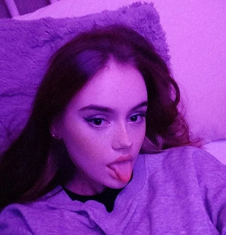 roxy_lee's Offline XXX Chat